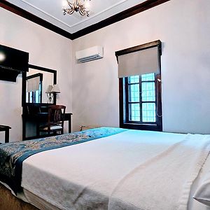 Standard Zimmer mit Kingsize-Bett